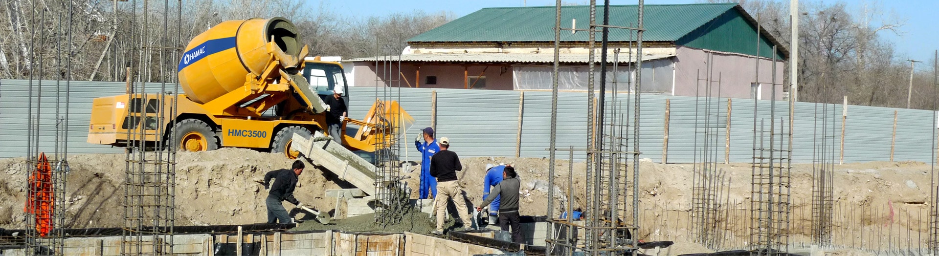 HAMAC Mezcla y bombeo de concreto en el sitio banner