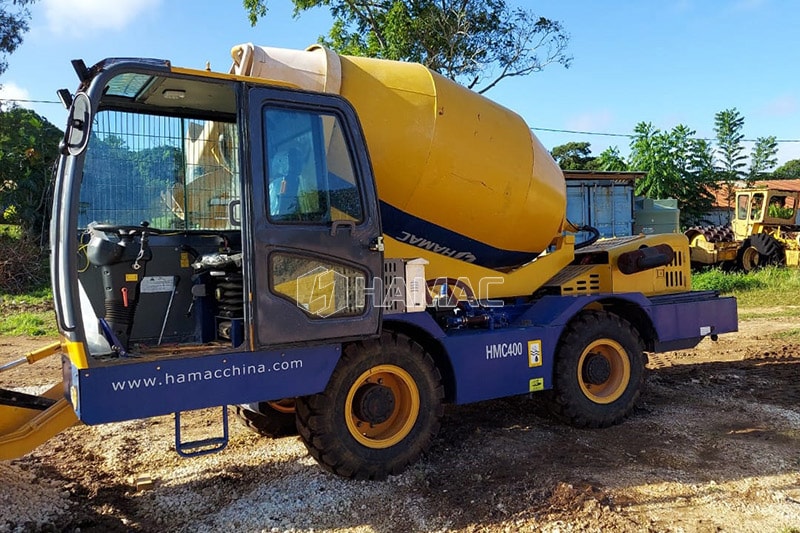 El nuevo modelo de autohormigonera HMC400 trabaja en NUKUALOFA, TONGA