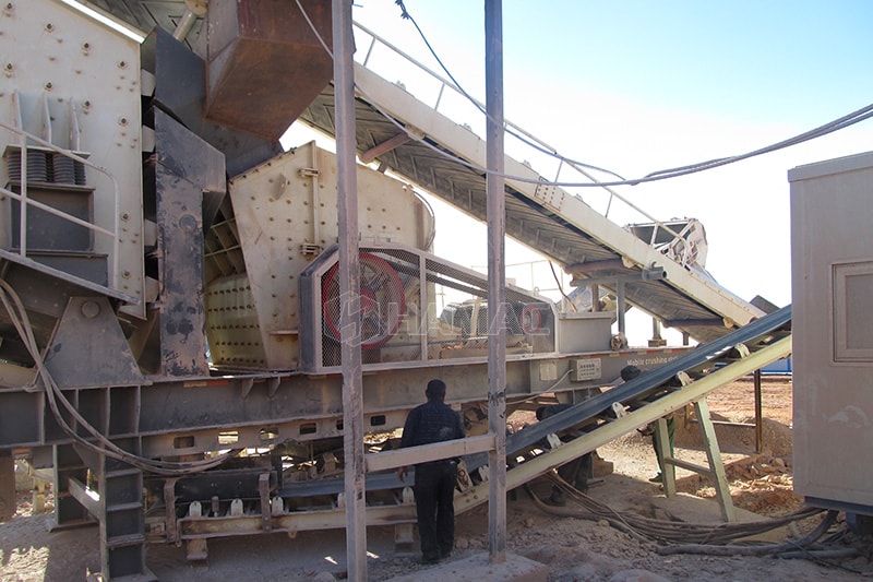 Mobile impact crusher is working in Algeria