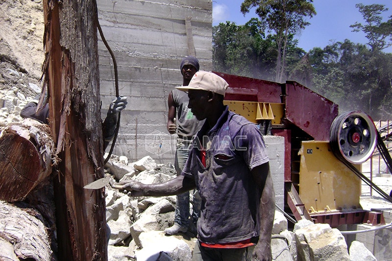 Workers for this crushing and screening production line