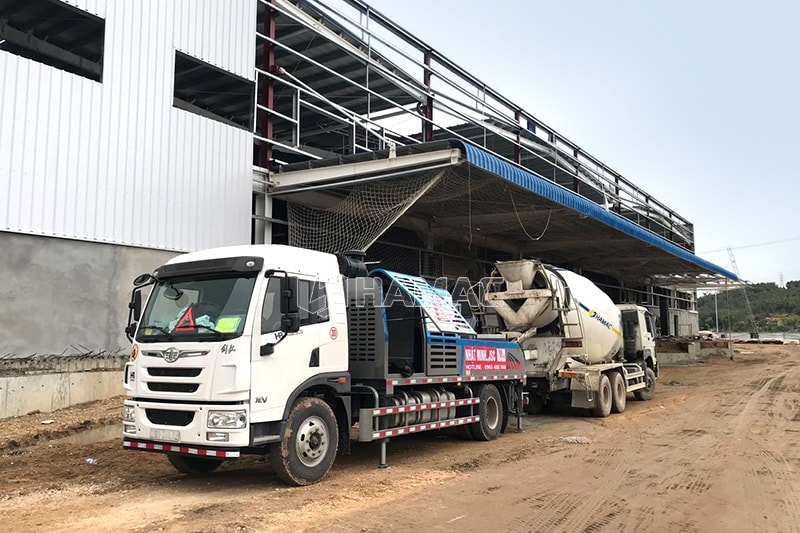 concrete line pump works in Vietnam 