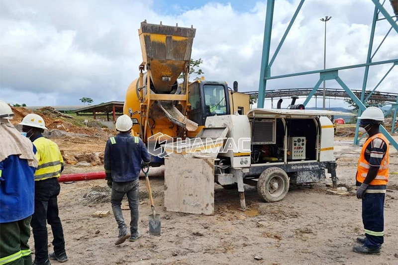 lugares de trabajo de la hormigonera autocargable con bomba