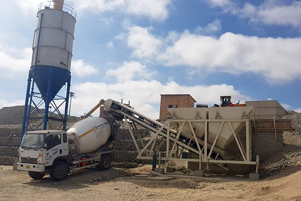 Planta dosificadora de hormigón tipo seco HZM35 en Perú