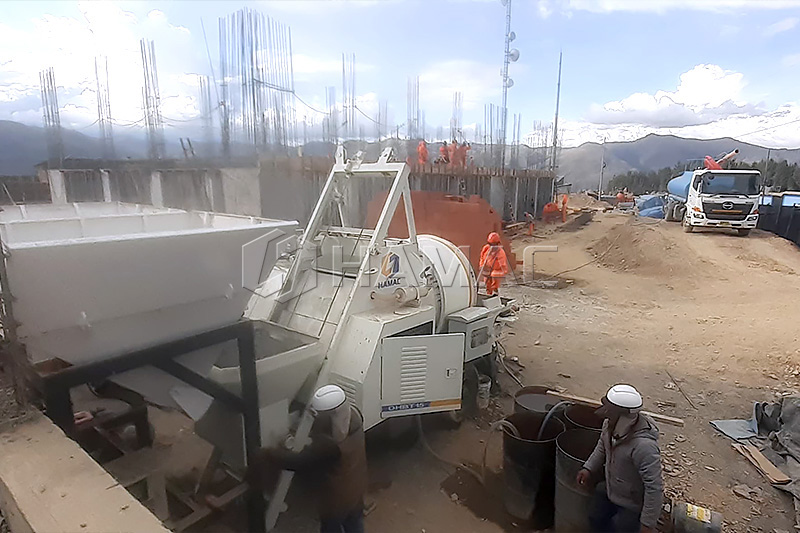 Hormigonera con bomba DHBT15