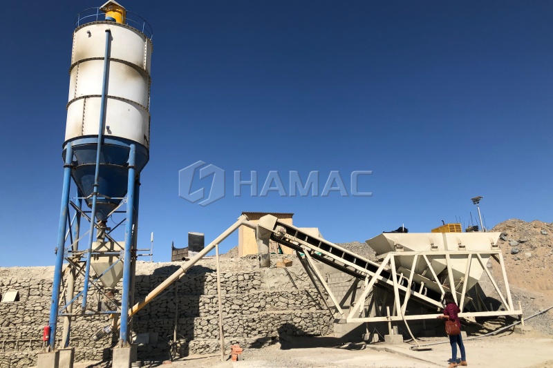 Planta mezcladora de concreto móvil en obra
